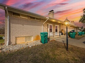 168 Summit View Ct in White Lake, MI - Building Photo