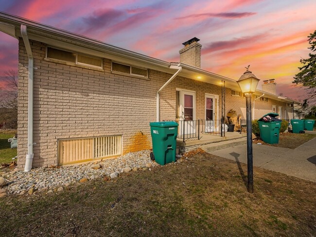 property at 168 Summit View Ct