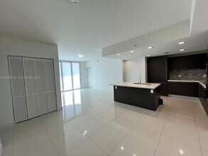 7661 NW 107th Ave in Doral, FL - Building Photo - Building Photo