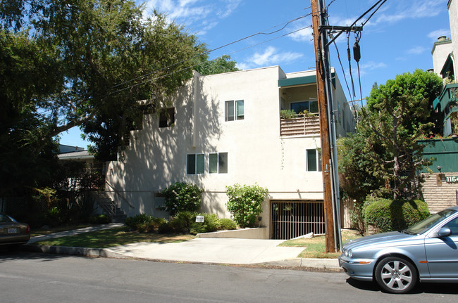 11649 Acama St in Studio City, CA - Foto de edificio - Building Photo