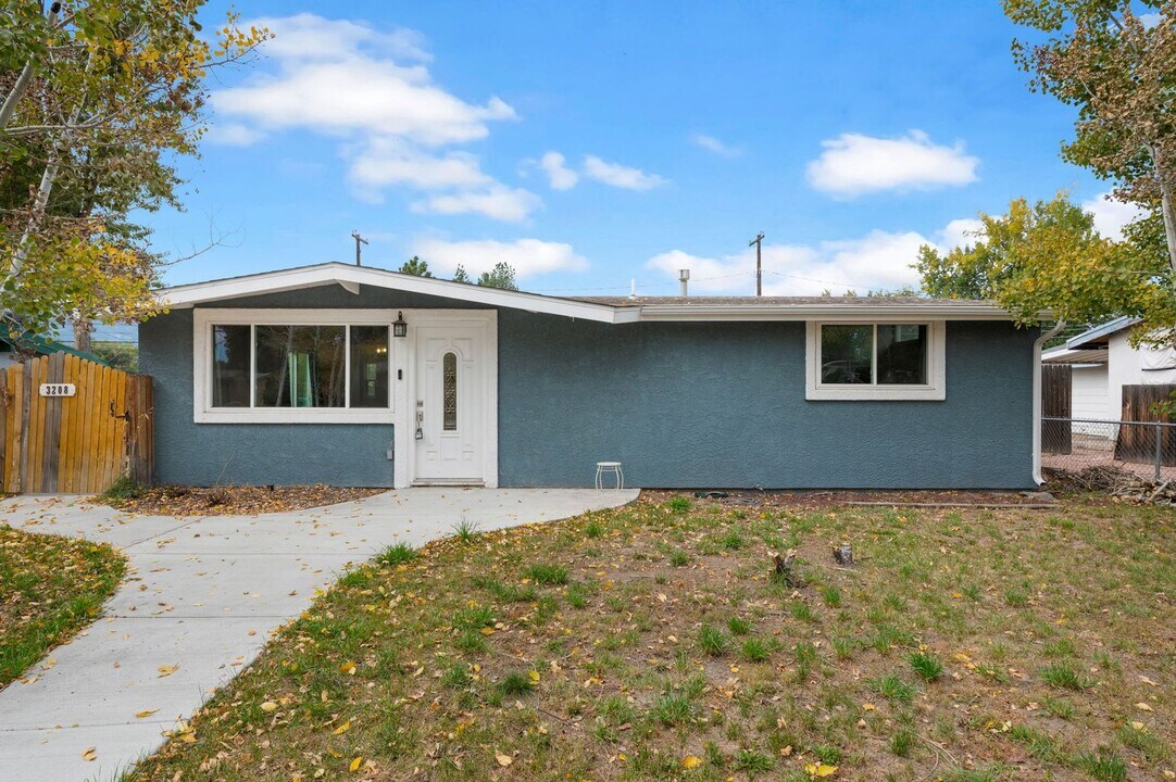 3208 Illinois Ave in Colorado Springs, CO - Building Photo
