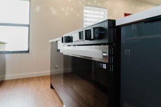 1040 NW 120th St in North Miami, FL - Building Photo - Building Photo