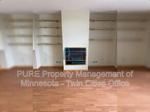 15333 Greenhaven Ln in Burnsville, MN - Building Photo - Building Photo