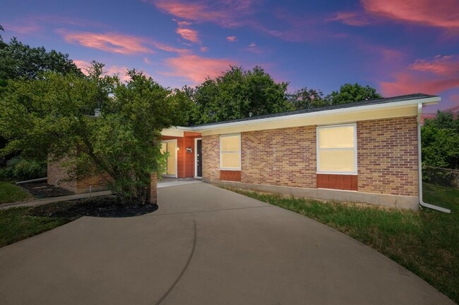 1400 Briarcliff Blvd in Austin, TX - Building Photo - Building Photo