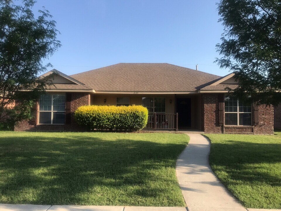 2107 SW 59th Ave in Amarillo, TX - Building Photo