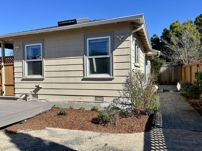 1422 7th St in Berkeley, CA - Foto de edificio - Building Photo