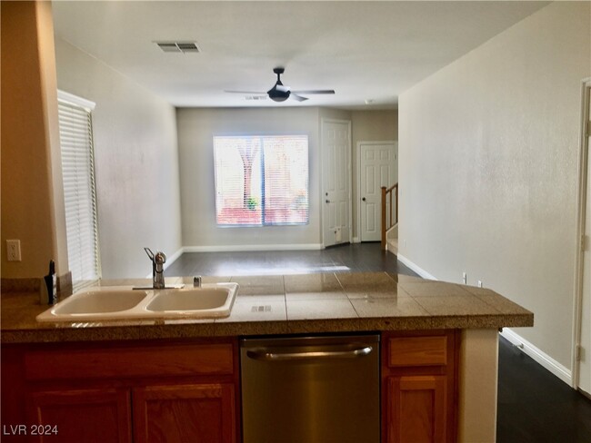 1539 Evening Spirit Ave in Las Vegas, NV - Building Photo - Building Photo