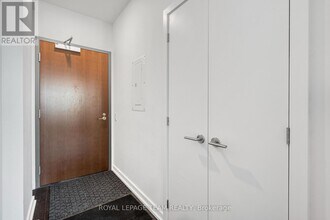 320 Miwate Pvt in Ottawa, ON - Building Photo - Building Photo