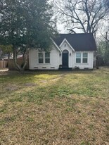 513 W Harrison St in Gilmer, TX - Building Photo