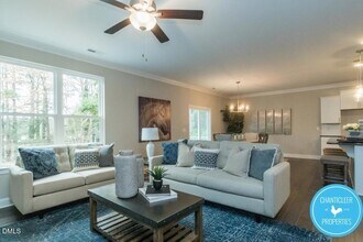 2527 Reynolds Dr in Graham, NC - Foto de edificio - Building Photo