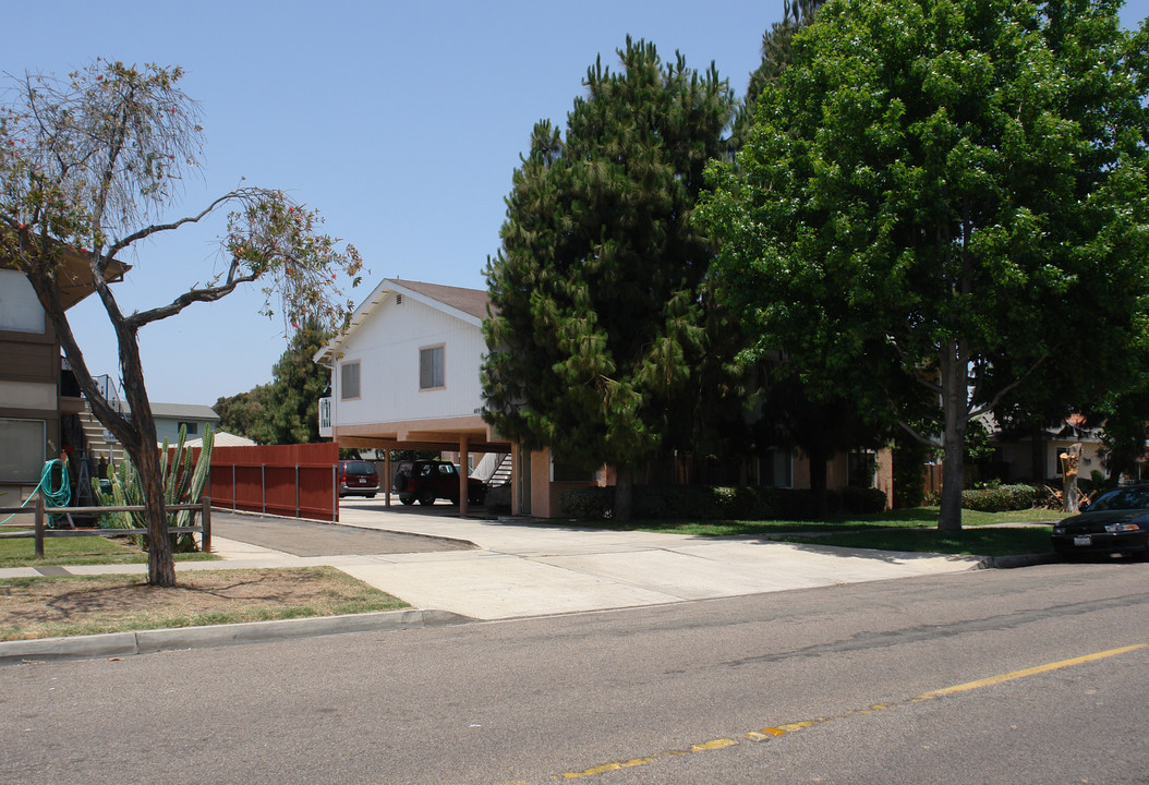 489 D St in Chula Vista, CA - Building Photo