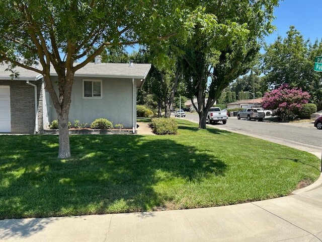 1359 Palomar Cir in Sacramento, CA - Building Photo - Building Photo