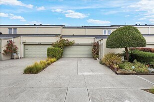 2063 Whitehall Pl in Alameda, CA - Building Photo