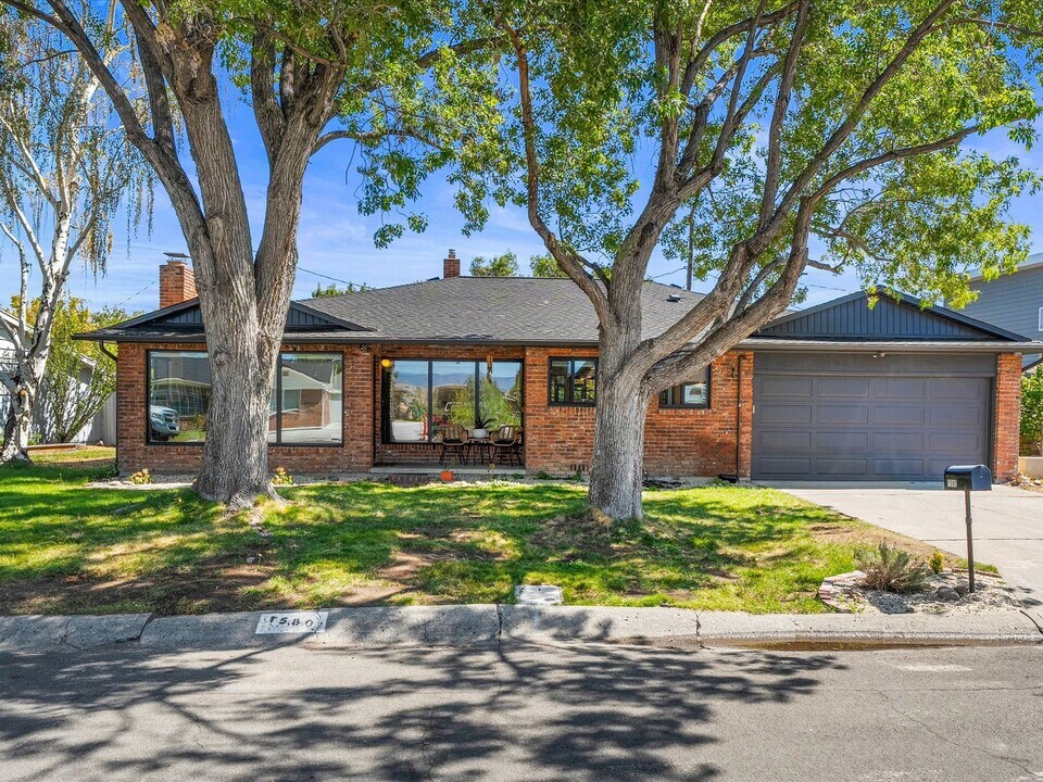 1580 Palisade Dr in Reno, NV - Building Photo
