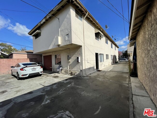 649 Leonard Ave in Los Angeles, CA - Building Photo - Building Photo