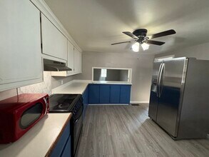 721 Litchfield Ln in Bonneau, SC - Building Photo - Building Photo