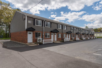 Oakwood Terrace in Westfield, MA - Foto de edificio - Building Photo