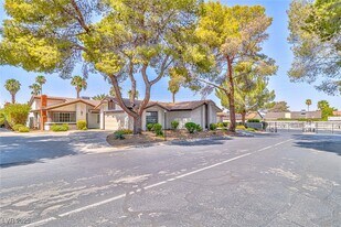 4413 Live Oak Dr in Las Vegas, NV - Building Photo
