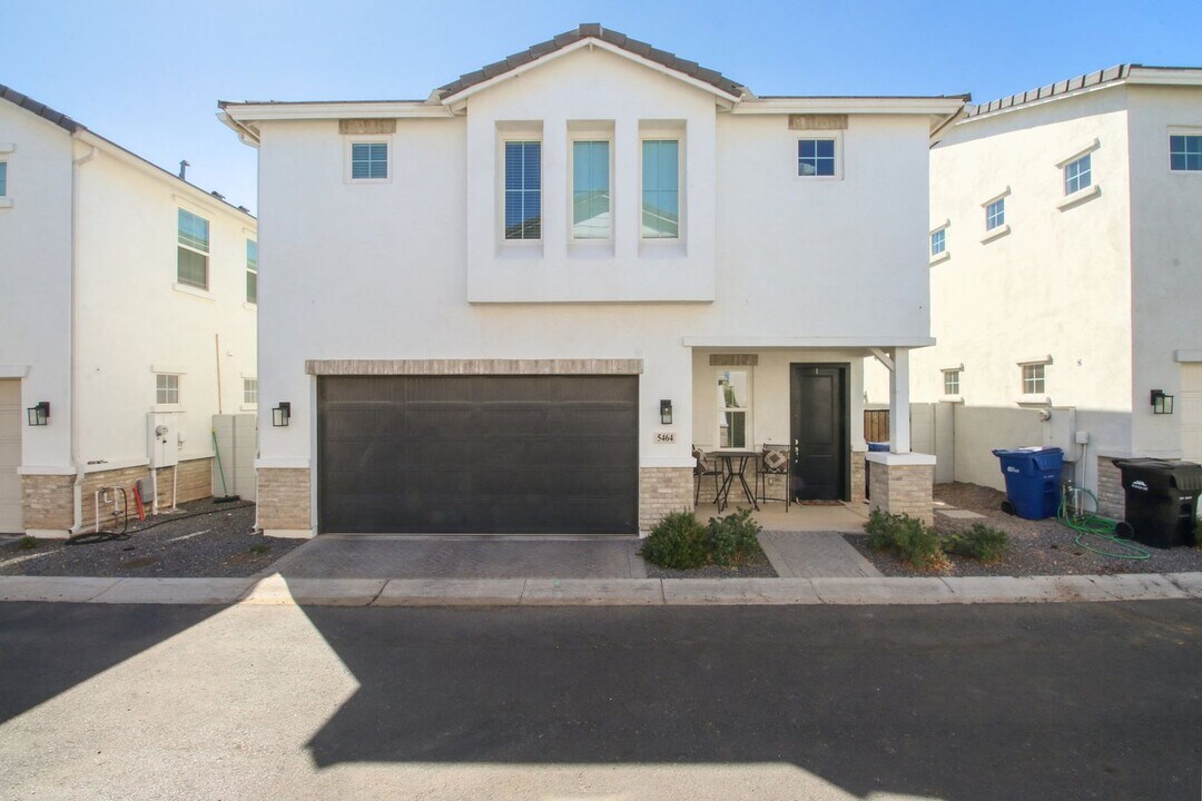 5464 S Dillon Cir in Mesa, AZ - Building Photo