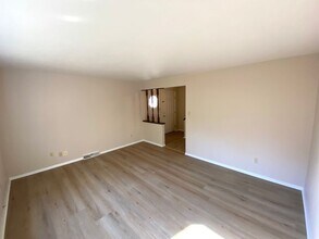 6816 N Parkwood Dr in Peoria, IL - Building Photo - Building Photo