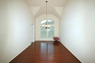2801 Enchanted Lake Dr in Pearland, TX - Foto de edificio - Building Photo