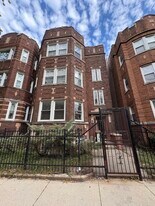 7819 S Cornell Ave in Chicago, IL - Building Photo