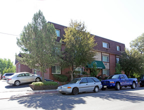 Hawthorne Apartments in Englewood, CO - Building Photo - Building Photo