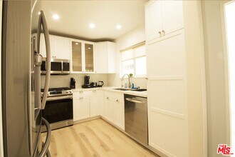 9042 Phyllis Ave in West Hollywood, CA - Building Photo - Building Photo