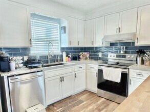 10775 Jolyne Cir in Pensacola, FL - Building Photo - Building Photo