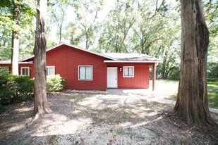 2741 W Tharpe St in Tallahassee, FL - Building Photo