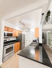 3266 Haviland Ct, Unit 204 in Palm Harbor, FL - Foto de edificio - Building Photo