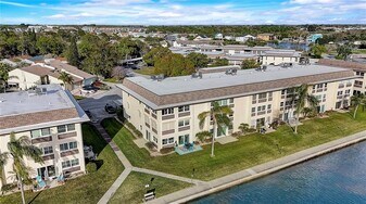 4518 Garnet Dr in New Port Richey, FL - Building Photo