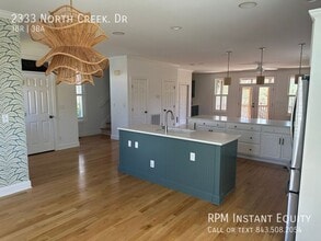 2333 N Creek Dr in Mount Pleasant, SC - Building Photo - Building Photo