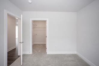 Evergreen Apartments in Monroeville, PA - Building Photo - Interior Photo