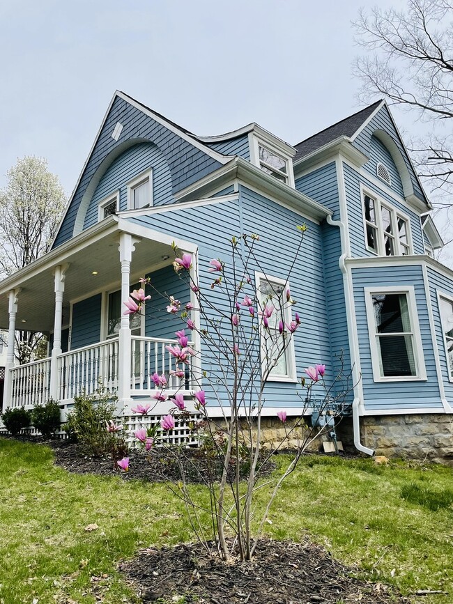 211 N Water St, Unit A in Liberty, MO - Building Photo - Building Photo