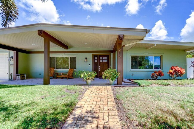 215 Garden Cir in Belleair, FL - Building Photo - Building Photo