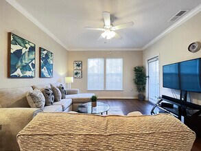 2021 N Lemans Blvd in Tampa, FL - Building Photo - Building Photo
