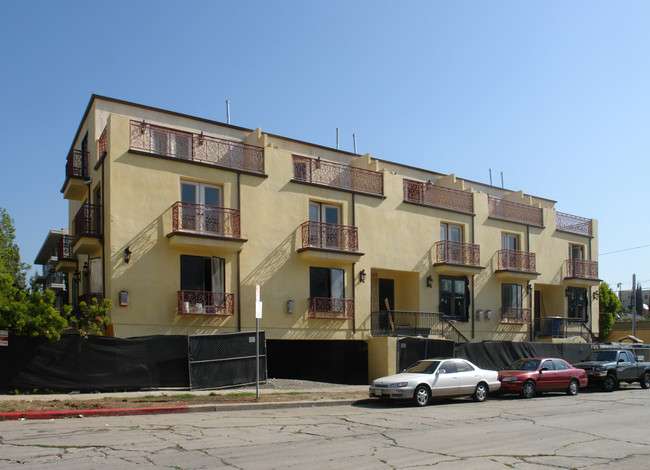 1096 S Bedford Dr in Beverly Hills, CA - Building Photo - Building Photo