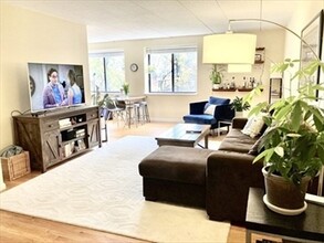 1933 Commonwealth Ave, Unit 603 in Boston, MA - Building Photo - Building Photo