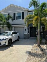 2531 Midnight Pearl Dr in Sarasota, FL - Building Photo