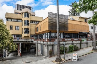 Casa Zimbabwe in Berkeley, CA - Building Photo