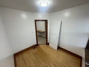 4829 S Tripp Ave, Unit 1R in Chicago, IL - Foto de edificio - Building Photo