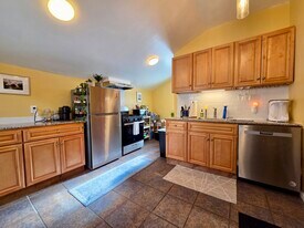 814 South Ave, Unit 814 rear in Rochester, NY - Building Photo