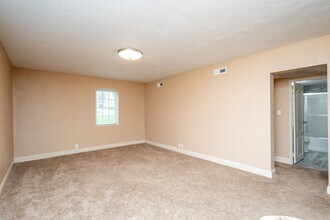 401 Grandview Ct in Iowa City, IA - Building Photo - Building Photo