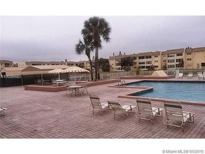 8515 Sunrise Lakes Blvd-Unit -206 in Sunrise, FL - Building Photo - Building Photo
