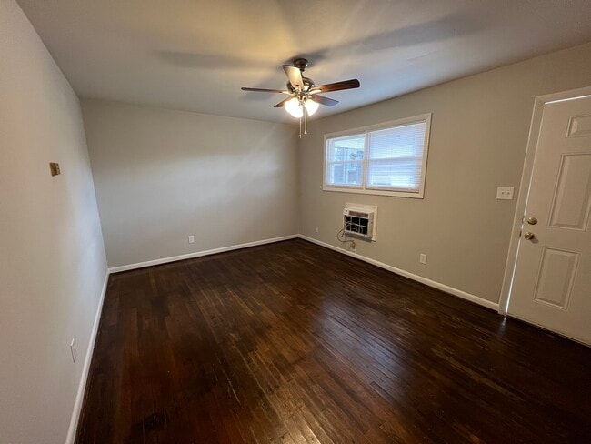 857 Bellevue St, Unit A in Greensboro, NC - Foto de edificio - Building Photo