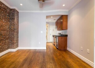 134 Orchard St, Unit 12 in New York, NY - Foto de edificio - Building Photo