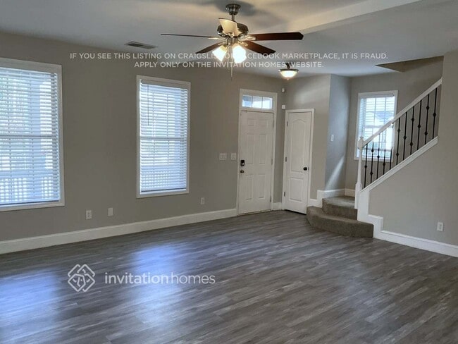 1307 Sweetbriar Cir in East Point, GA - Foto de edificio - Building Photo