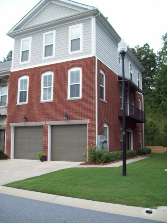 5897 Brookside Oak Cir in Norcross, GA - Foto de edificio