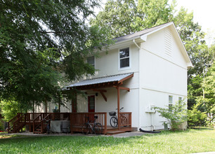 McCauley Trail Apartment in Chapel Hill, NC - Building Photo - Building Photo